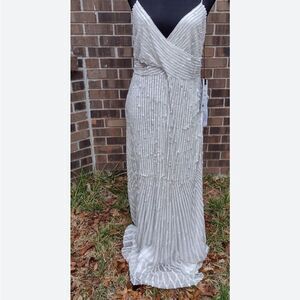 NEW MacDuggal Sz 8 White Silver Spaghetti Strap 10817 Sequins Evening Gown Prom